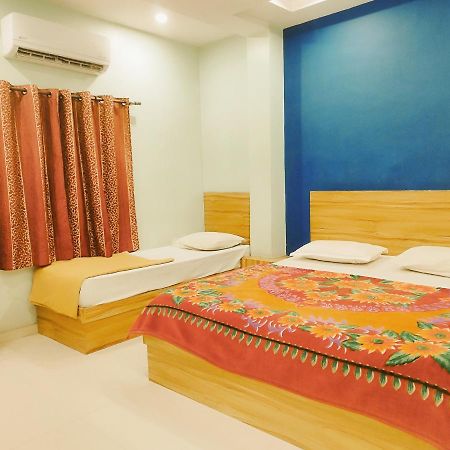 Hotel Guru Kripa - 500Mtr From Shreenathji Temple Nāthdwāra Kültér fotó
