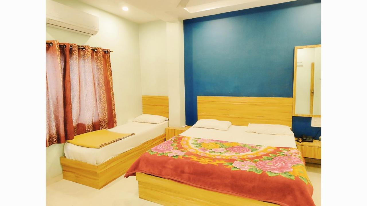 Hotel Guru Kripa - 500Mtr From Shreenathji Temple Nāthdwāra Kültér fotó