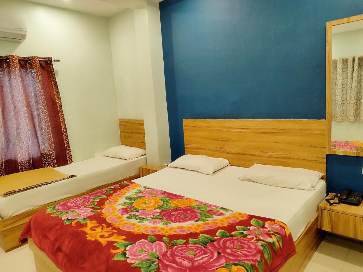 Hotel Guru Kripa - 500Mtr From Shreenathji Temple Nāthdwāra Kültér fotó