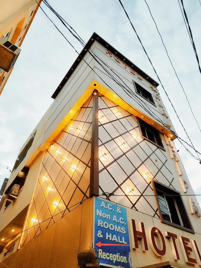 Hotel Guru Kripa - 500Mtr From Shreenathji Temple Nāthdwāra Kültér fotó
