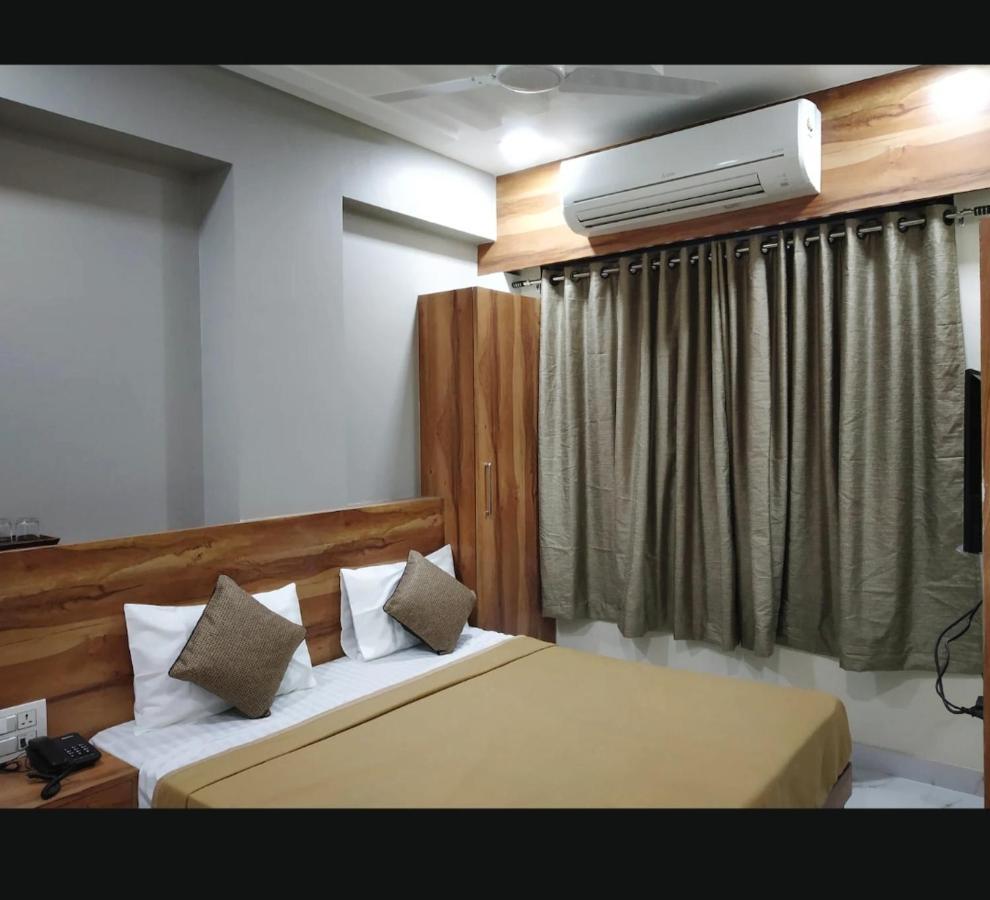 Hotel Guru Kripa - 500Mtr From Shreenathji Temple Nāthdwāra Kültér fotó